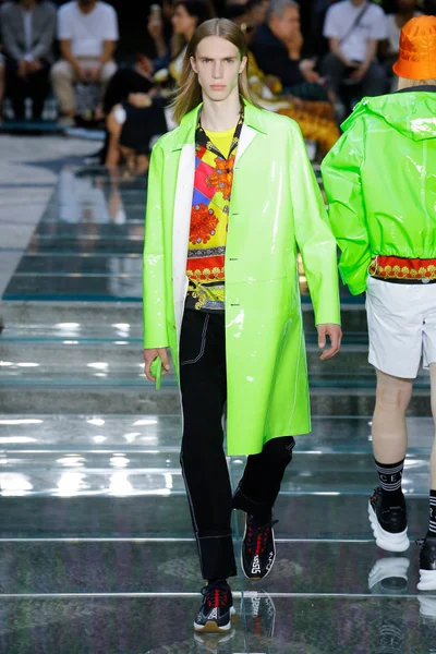 Look 39